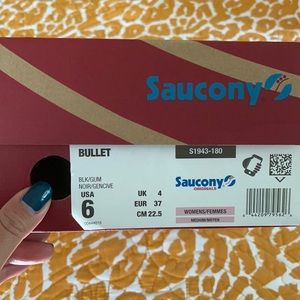 Saucony Bullet, US Women’s size 6, black/gum